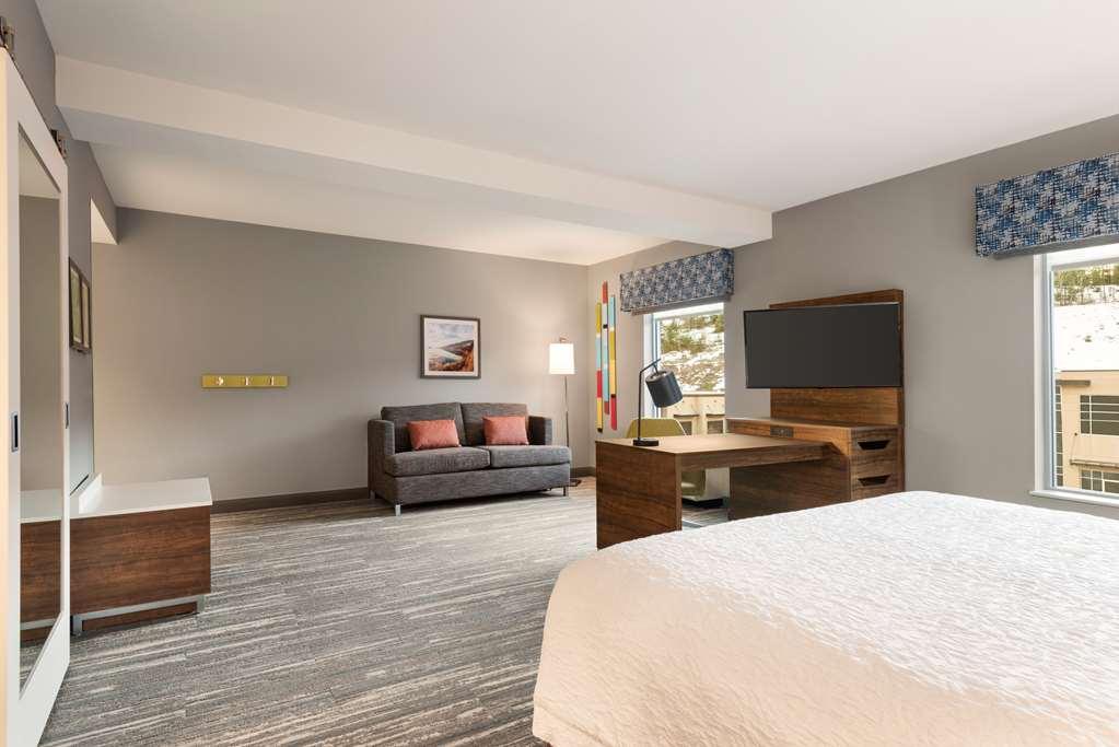Hampton Inn & Suites Kelowna, British Columbia, Canada Cameră foto