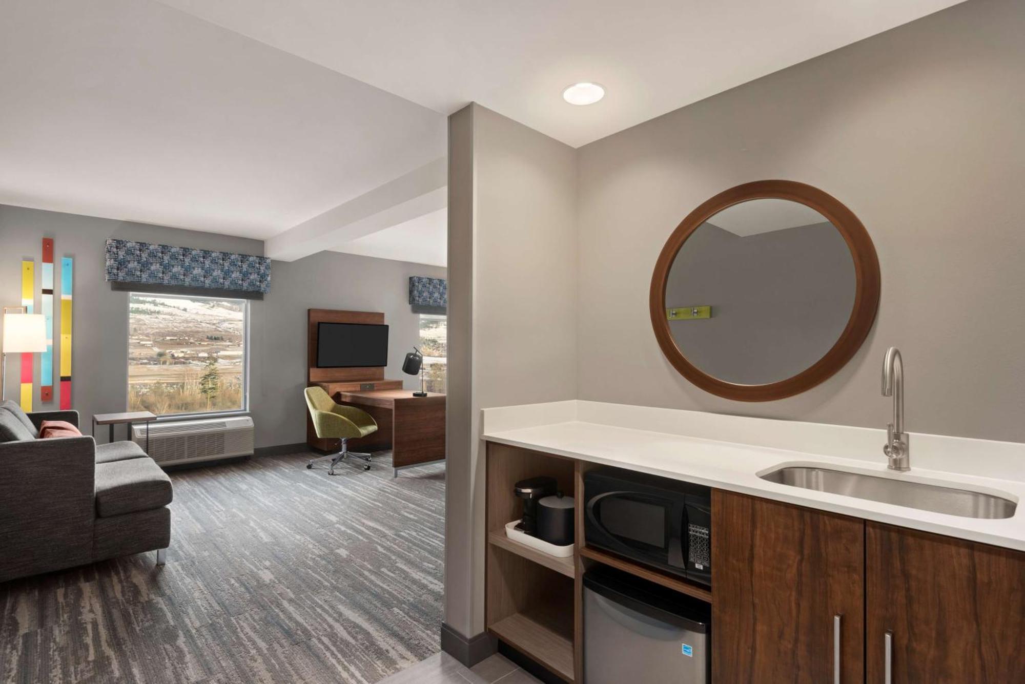 Hampton Inn & Suites Kelowna, British Columbia, Canada Exterior foto